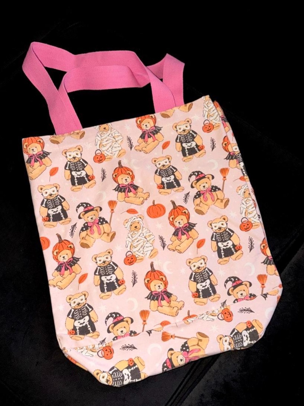 Halloween Treat Bag
NWT Pink Halloween Trick
or Treat Bag (